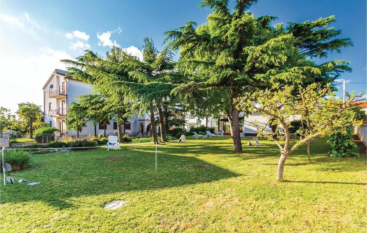 2 Bedroom Pet Friendly Home In Medulin Holiday home